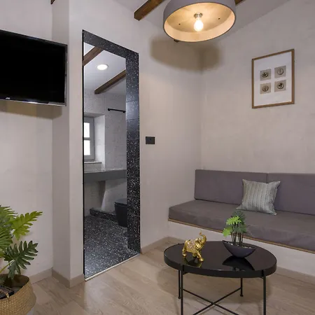 Πανσιόν Cretan Berry Sarpaki 4*